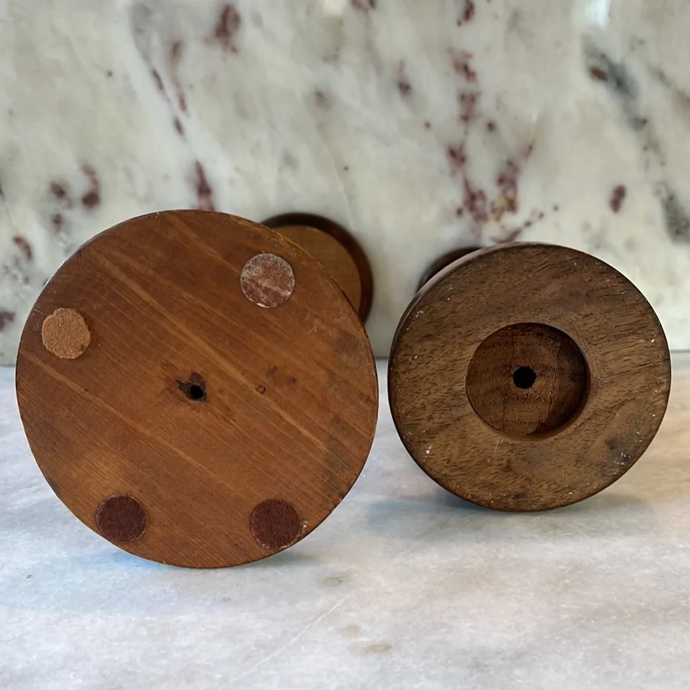 Pair of old wood candle holders - Picture 9 of 12
